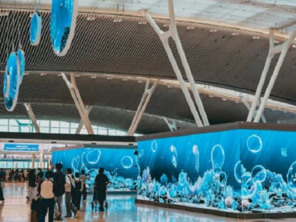 Creative LED Display Technology for Transit Environments Creative LED Display Technology for Transit Environments